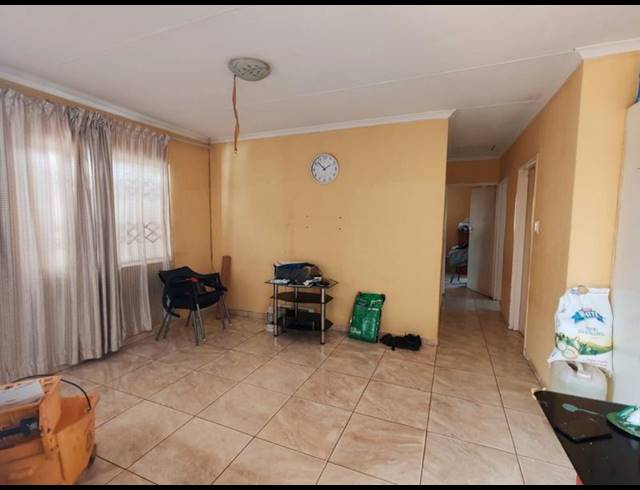 3 BEDROOM HOUSE FOR SALE IN PROTEA GLEN